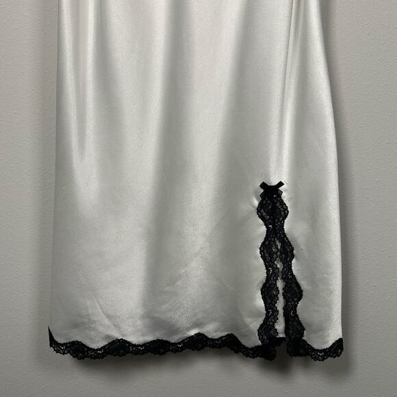 Victoria's Secret White & Black Satin Lace Chemise Women's Medium - Picture 3 of 7